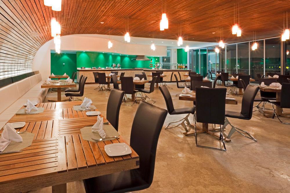 Courtyard By Marriott Tuxpan  Buitenkant foto