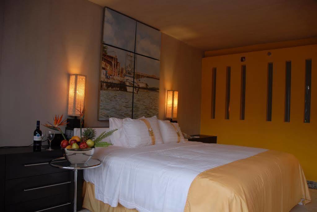 Courtyard By Marriott Tuxpan  Buitenkant foto